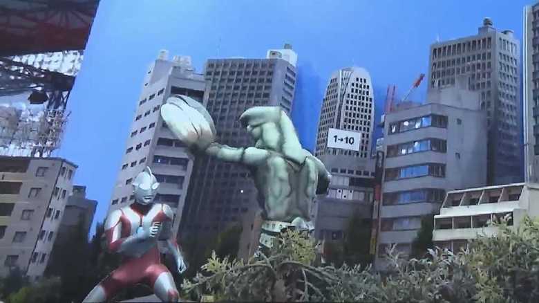 「5Gの世界」は街中が映画館状態?遠隔操作で旅行体験・災害救助に活用も