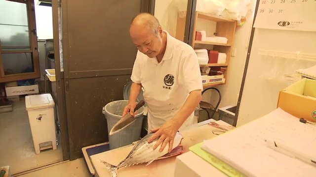 隣の南相馬市まで　新鮮なカツオを仕入れに