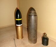 調べてみたら本物とレプリカと判明＿遺品整理中に砲弾や手りゅう弾に似た物体3個を発見＿住宅街が半径50メートル立ち入り規制＿自衛隊の処理班が出動し無事回収＜北海道札幌市＞