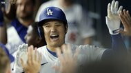 大谷翔平のドジャース“地元”LAでハリウッドサイン「D」がブル…
