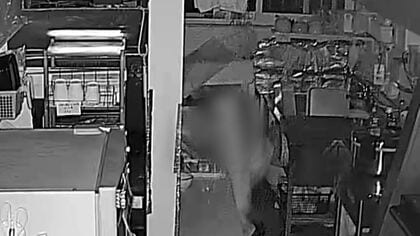 “窃盗の一部始終”がカメラに「お金がなかったので盗みを」窓から転がり込んだ51歳男がカレー店のレジこじ開け現金盗む 札幌のラーメン店などで起きた連続窃盗未遂事件にも関与か 北海道