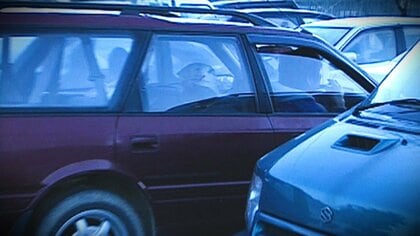 中越地震で注目「エコノミークラス症候群」 “車中泊”での注意点・役立つ防災グッズは?