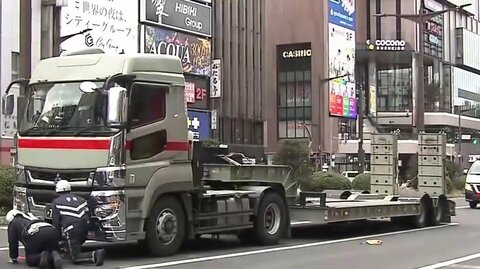 【速報】横断歩道渡っていた高齢女性が大型トレーラーにはねられ重体→意識不明で病院へ搬送…警察が50代男性運転手から事情聴く―現場は“ススキノ交差点”〈北海道札幌市〉
