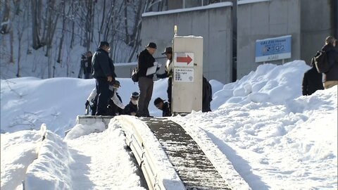 エスカレーターの自動停止装置が動かなかったか…5歳男児が巻き込まれ死亡　小樽市・朝里川温泉スキー場