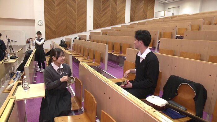 「支え合える仲間と出会えた」と語る高橋さん（左手前）