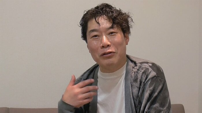 お笑いトリオ「インスタントジョンソン」のじゃいさんが、取材に応じた(17日夕)