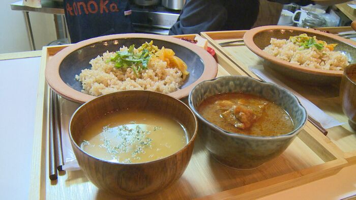 本格的なスパイスカレーが売りの店