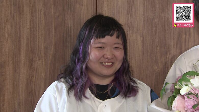 「夫婦としてバッテリーを組んでください！」ファイターズの後押し受け試合会場で“結婚のプロポーズ”『ESCONFIELDHOKKAIDOプロポーズ大作戦』感動的なプレゼントに_北海道｜FNNプライムオンライン