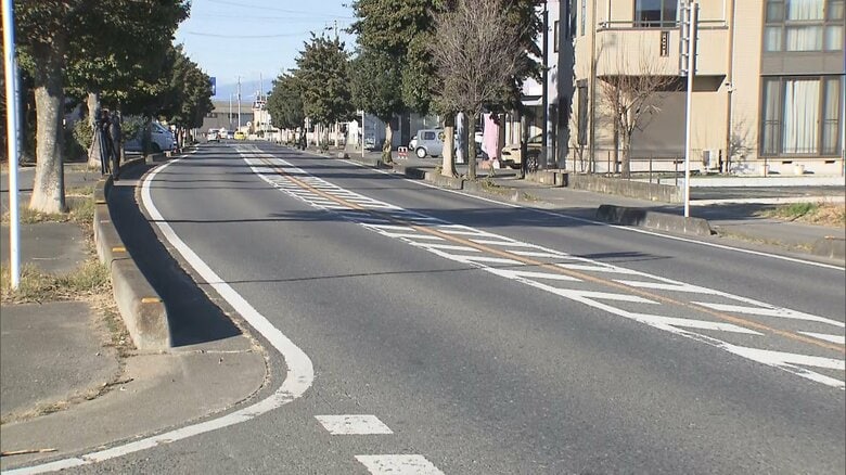 女性が道路に倒れて死亡　現場に車の部品が落下　ひき逃げ事件として捜査　埼玉・上里町｜FNNプライムオンライン