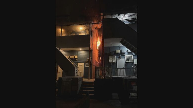 【速報】福岡市のアパートで火事　消防車など26台出動　約2時間後に鎮火｜FNNプライムオンライン