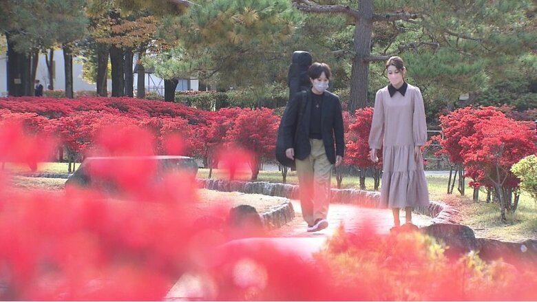 川村奈緒さんと小宮山アナウンサー