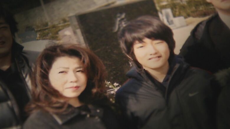 見守ってくれていた母を脱線事故で奪われる