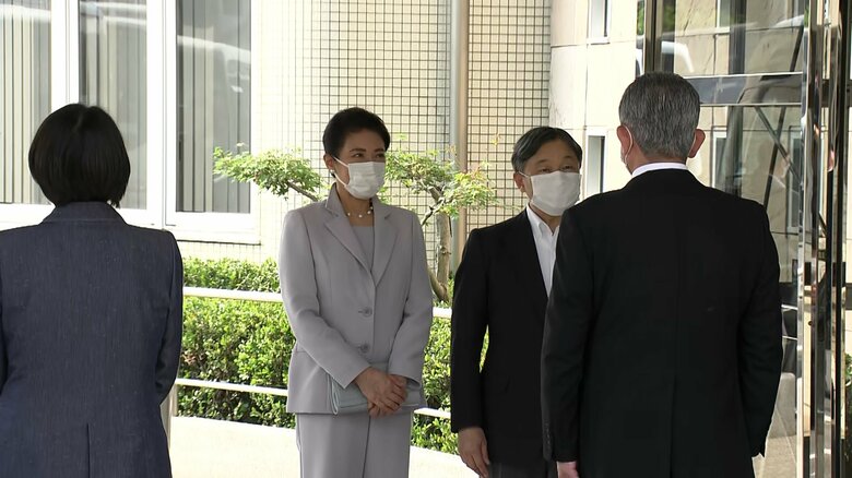 26日午後、倉敷市真備支所に到着された両陛下