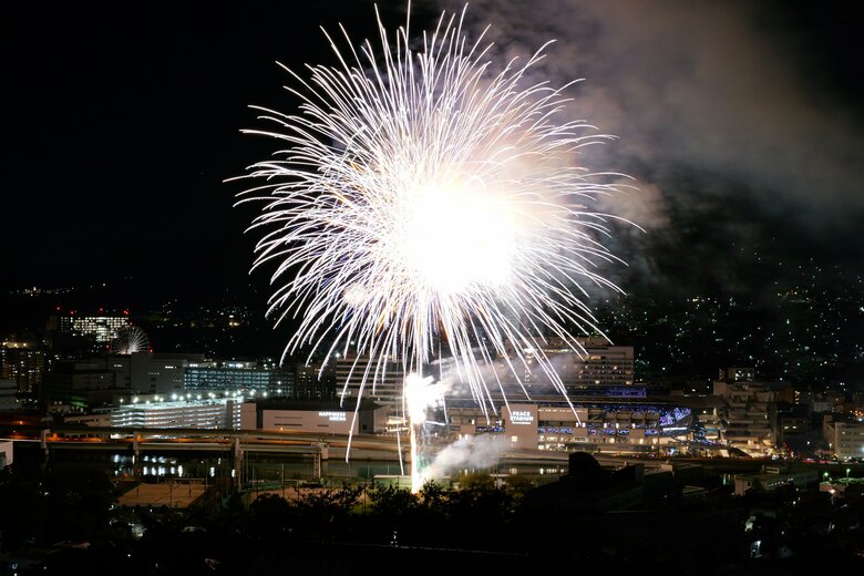 ラストは花火700発が長崎の秋の夜空を彩った