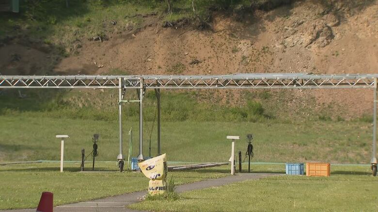 青木容疑者は2020年5月、上田市菅平高原にある射撃場で技能講習を受けていた