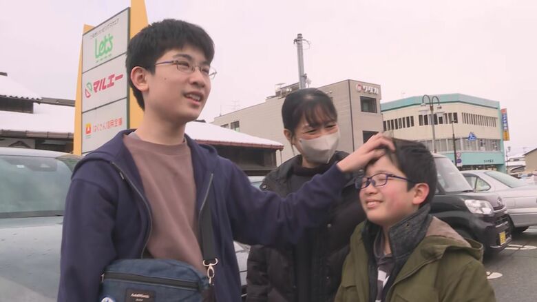 中学3年・小住優太さん　母　弟