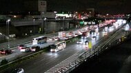 シルバーウィークのUターンラッシュで高速道路混雑　関越道53キロ　東北道50キロ渋滞　新幹線上り予約もピーク