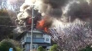 「住宅が燃えている」消防に通報　山に延焼、男性1人搬送　岩手県盛岡市