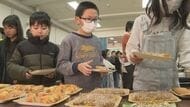 青森県八戸市で震度6強　小学生が「防災食」学ぶ　保存期間は？味は？　備えの大切さを実感