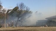 土手で起きた火事の火が住宅に…強風にあおられ6棟に延焼　群馬・前橋市