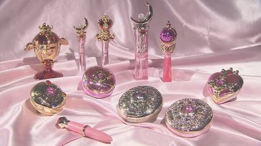 「セーラームーン」のような戦う乙女に・・・おもちゃメーカーが手掛ける大人女性の“変身”アイテムが人気