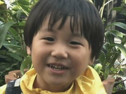 6歳児を“鉄パイプ”で何度も殴り殺害か　母親ら4人を「殺人容疑」で再逮捕…背中を複数回踏みつけた“打撲の痕”も　