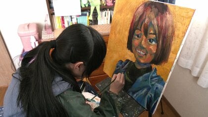 約1万点の頂点に 思春期真っただ中の自分描いた女子中学生「絵は自分の