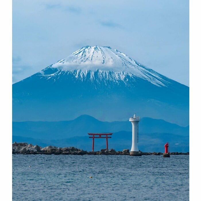 神奈川県・菜島の鳥居（2024年12月撮影）
