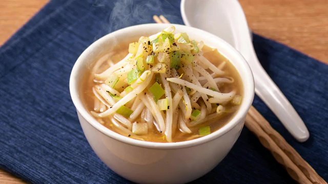 もやしたっぷり麺なしラーメン風