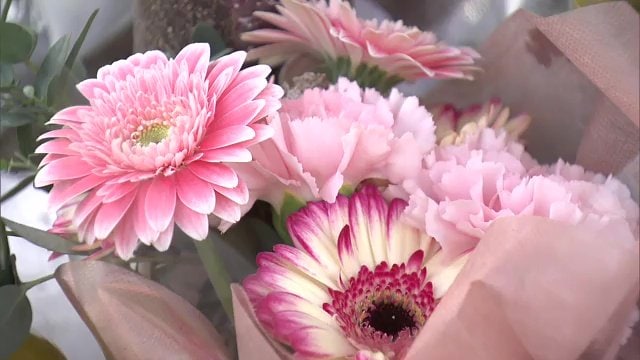 事故現場に手向けられた花