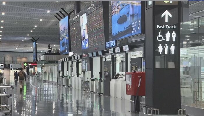 閑散とした空港