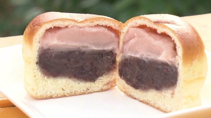 7月8日までの期間限定商品「バラあんパン」