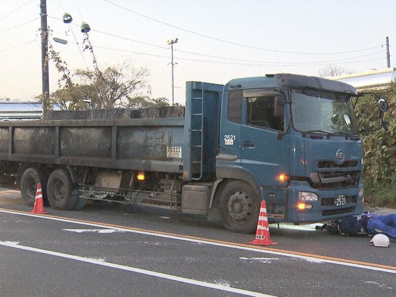 未明に道路を歩いていた30代位の男性がトラックにはねられ死亡 運転していた53歳の男を現行犯逮捕｜FNNプライムオンライン