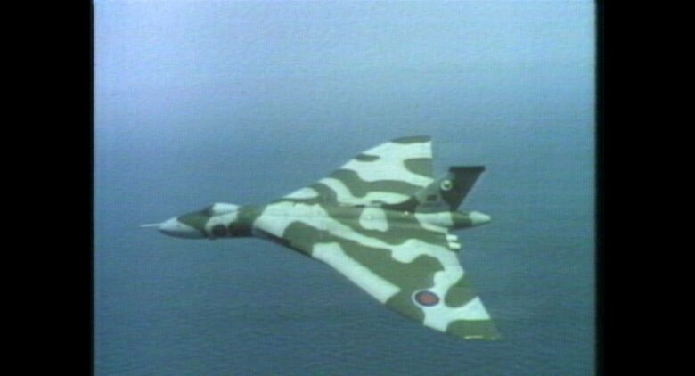 イギリス空軍のかつての核兵器搭載可能爆撃機「バルカン」(1982年撮影)