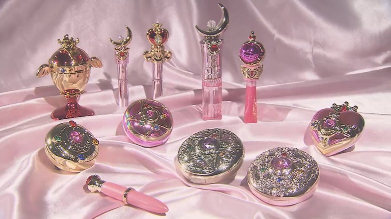 「セーラームーン」のような戦う乙女に・・・おもちゃメーカーが手掛ける大人女性の“変身”アイテムが人気