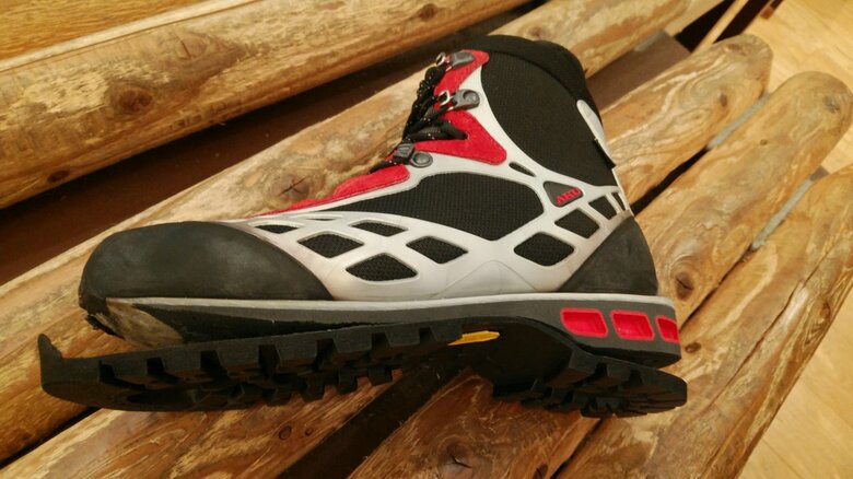 靴本体とソールが分離しかけている（画像：石井スポーツ提供）