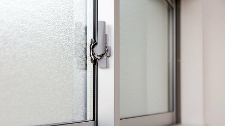 開閉や施錠がしっかりできるか確認を（画像はイメージ）