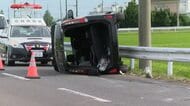 横転車両に３人が一時閉じ込め　救助され目立ったけがなし　乗用車同士が衝突する事故〈仙台市〉