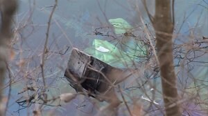 丹沢湖に大型ダンプカー転落 58歳運転手が死亡