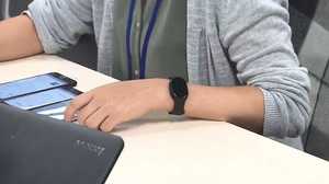 ウェアラブル端末で社員のストレスをチェック!人間関係を可視化する新たな職場改善ツール