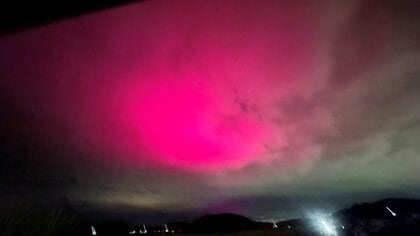 UFO出現の前触れか！？赤いオーロラか！？白河市の夜空が赤く染まるナゾの現象　驚きの真相はトマト農園【福島発】