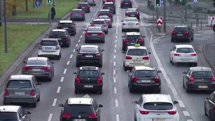 EU、エンジン車販売を2035年以降も条件付きで容認　“自動車大国”ドイツと合意