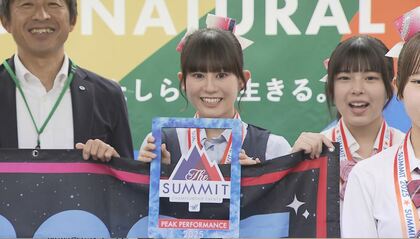 次の目標は「3位以上」　世界大会8位のチアリーディングチームが荻原健司市長に報告「地域の皆さまの温かい応援とご支援のおかげ」