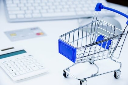 衝動買いの商品カテゴリ、男性1位は「食品・飲料」、女性1位は「ファッション(服・靴・バッグなど)」~総合ECサイトの衝動買いに関するアンケート調査~