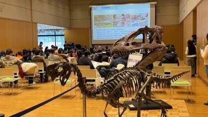 中国北京の日本大使館で恐竜イベント　約140人の親子が参加
