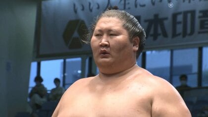 悲願！逸ノ城が初優勝。8年前、優勝のチャンスを阻んだ元横綱白鵬が見たふたつの進化。左上手の位置と落とし穴を回避した“間”