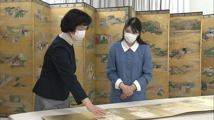源氏物語54帖のそれぞれの物語をモチーフに画帖にされている