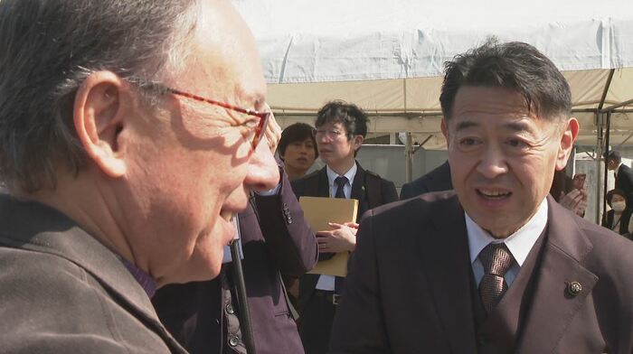 玉城デニー沖縄県知事と柳田清二佐久市長