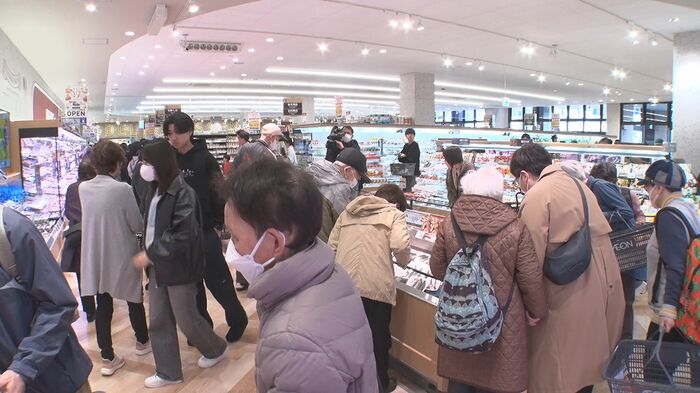 にぎわう店内