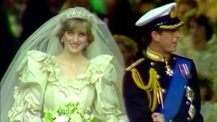結婚式でのチャールズ皇太子(当時)とダイアナ妃(当時)